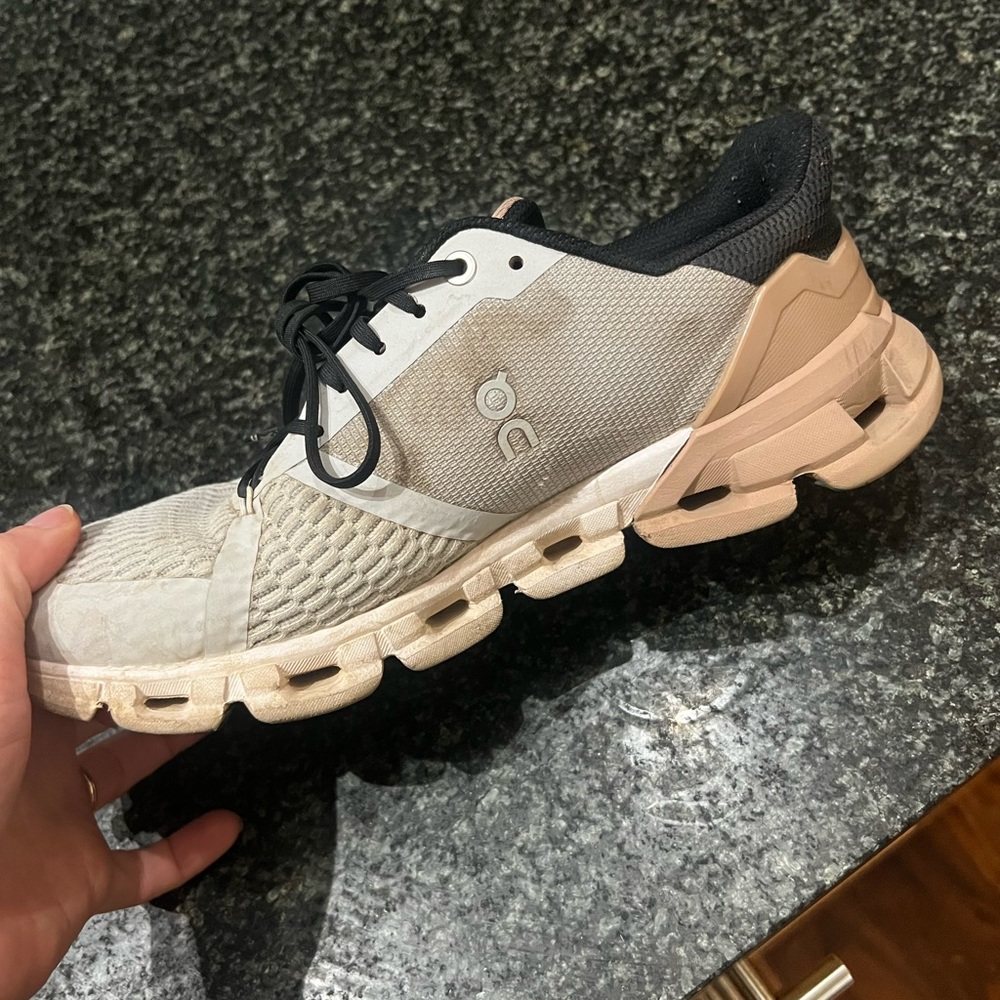 Oncloud shoes